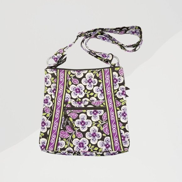 Vera Bradley Quilted Crossbody ~ Floral Print ~ Lots of‎ zippers and pockets - Picture 1 of 6